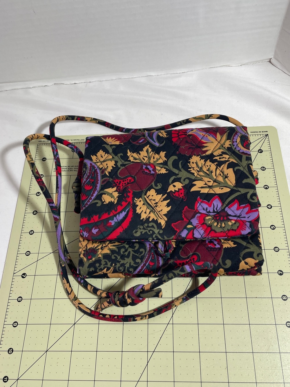 Vera Bradley Hipster Midnight Garden Paisley Purse Crossbody Lightweight 7" Sq.